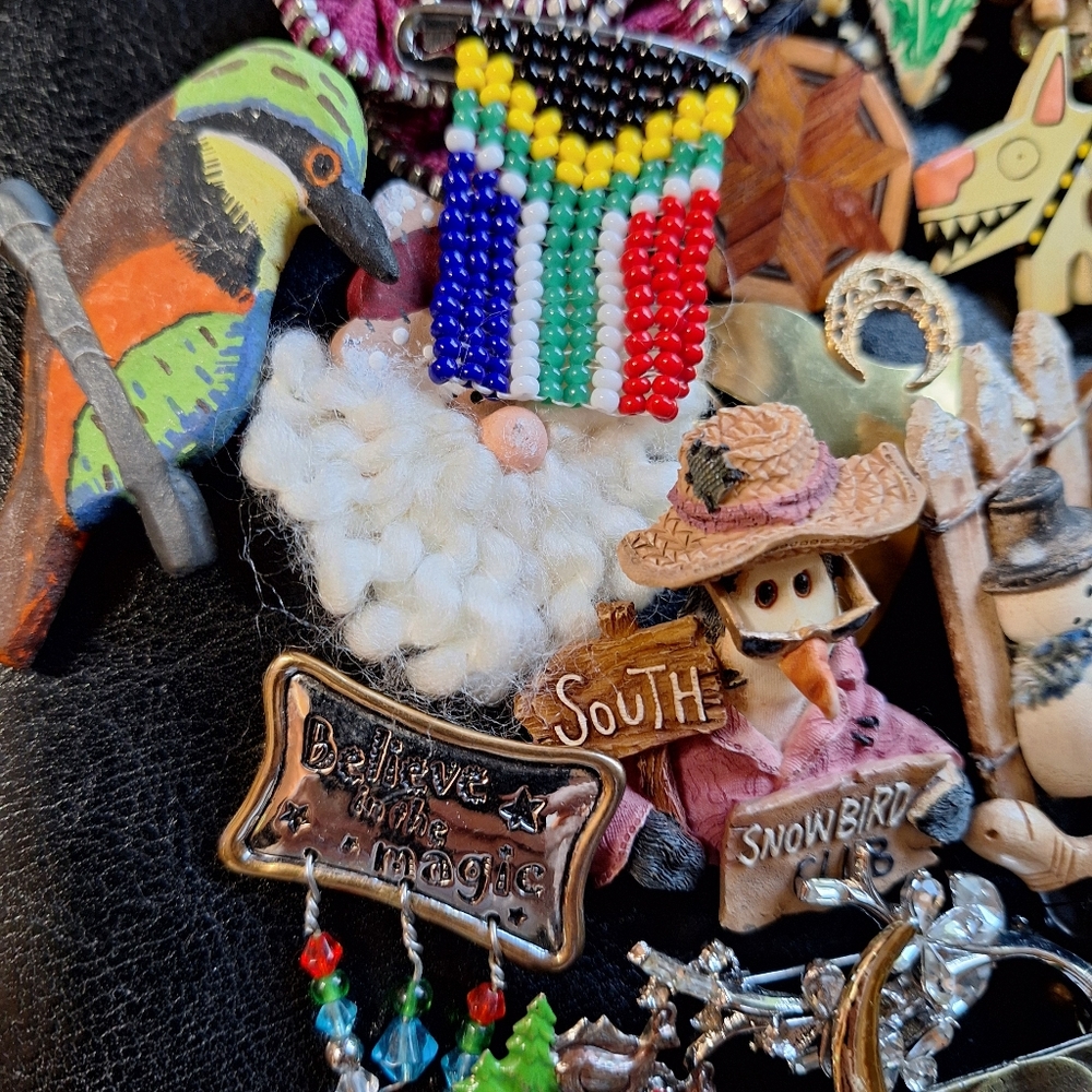 51 Lot Vintage to Now Whimsical PINS & Brooches MUST SEE Coastal Whimsical Teach - Picture 11 of 11